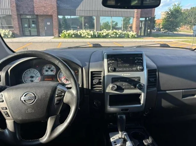 Nissan Titan 2014 7000$