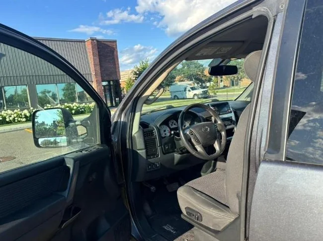 Nissan Titan 2014 7000$ thumbnail 4