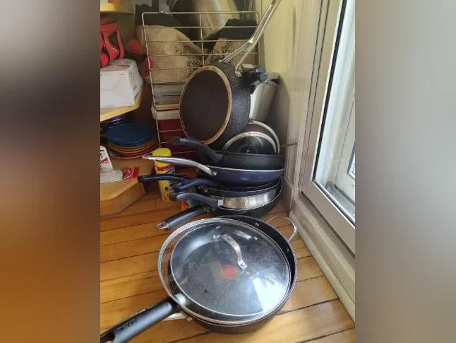 Pots and pans - LIKE NEW