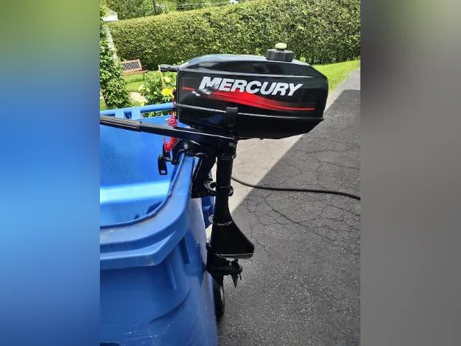 Moteur Hors Bord Mercury 2.5 HP thumbnail 2