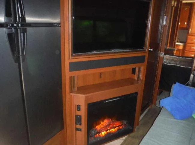 2015 Classe A Fleetwood Bounder 35K 36 pi. négociable vente rapide thumbnail 8