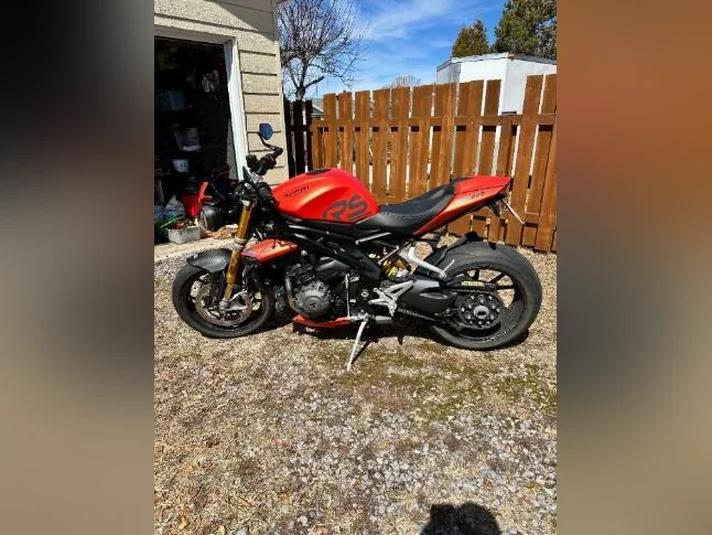 Triumph Speed Triple RS 1200 2023
