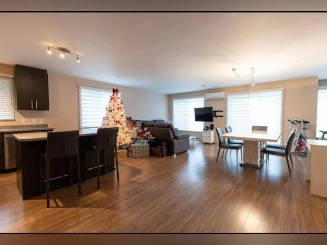 logement à louer rive sud, ascenseur privé thumbnail 5