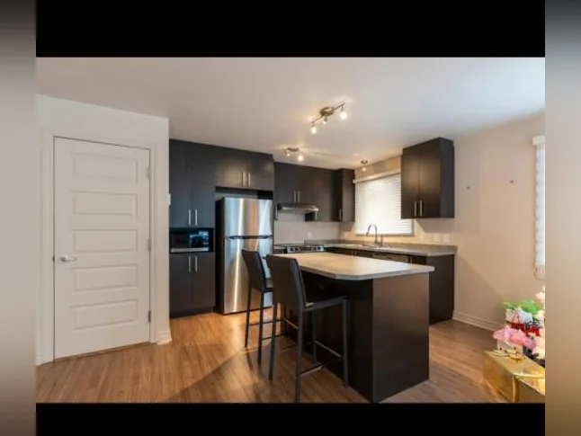 logement à louer rive sud, ascenseur privé thumbnail 3