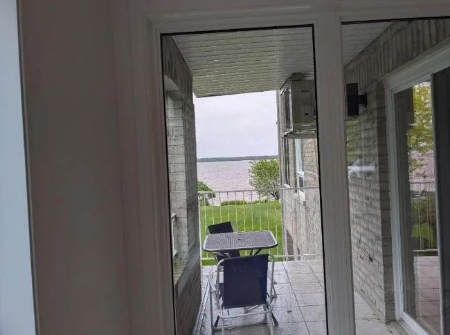 Condo bord du fleuve a vendre ou louer thumbnail 2