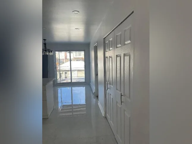 Grand 5 ½ entièrement rénové à Longueuil – Disponible maintenant! thumbnail 3